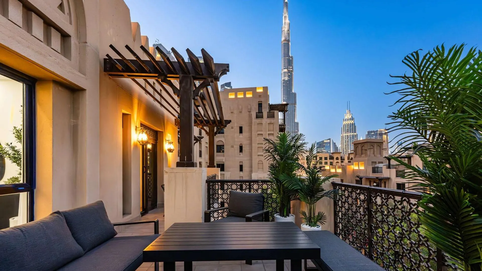 Luxury 2Br Apartment With Full Burj Khalifa View 2-Min Walk To Dubai Mall location